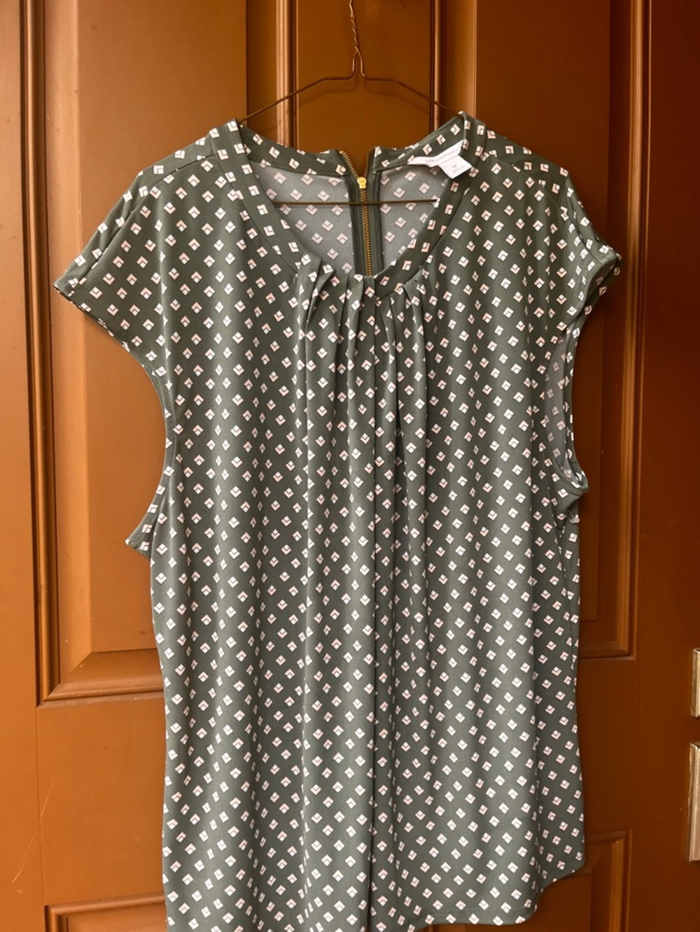 Liz Claiborne  with 1X | Pink Geometric Print Top | Short Sleeve